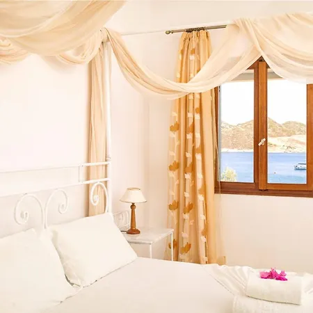Apolafsis Aparthotel Grikos Bay (Patmos)